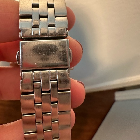 Michael Kors Watch - Picture 5 of 5